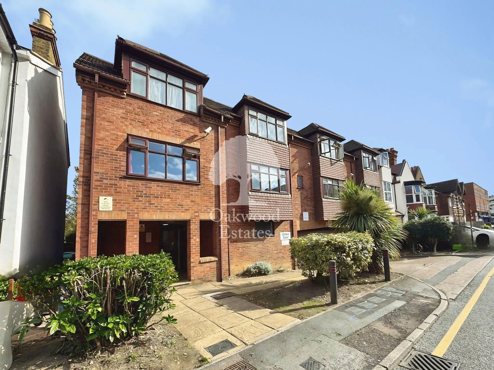 Flat Wexham Road in Slough