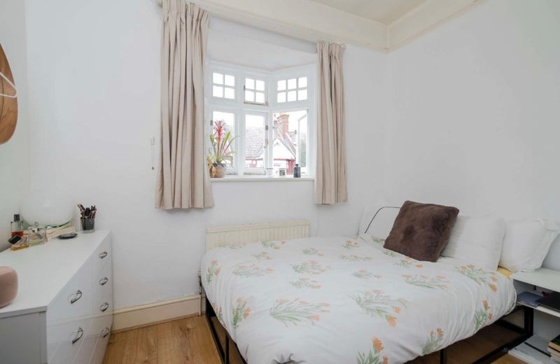 Room Wakehurst Road in Greater London