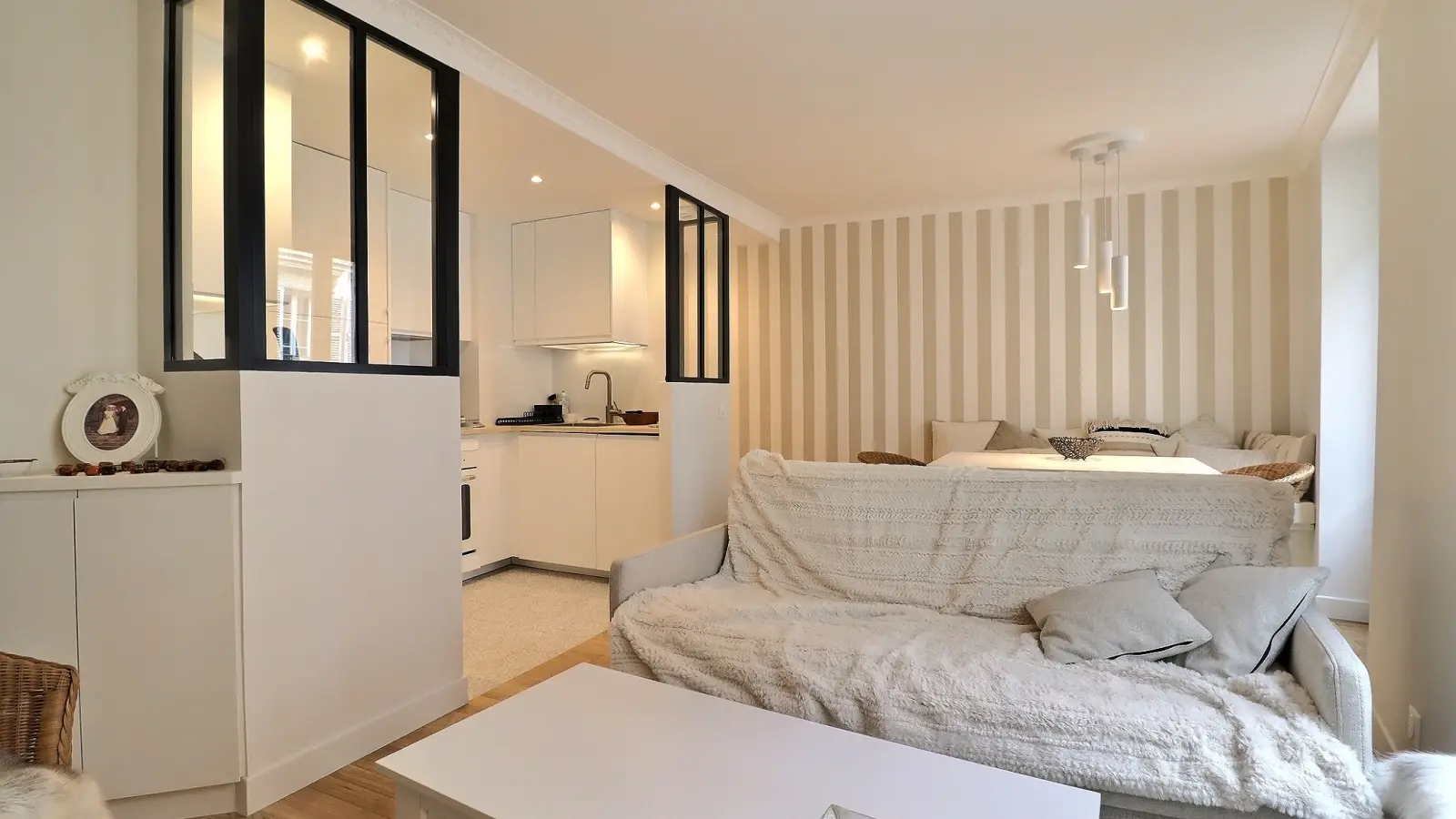 Flat Rue Yvonne Le Tac in Paris