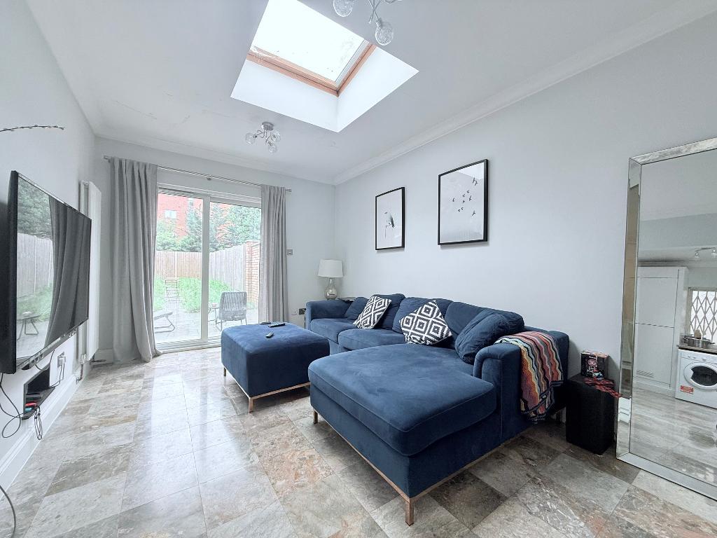 House Bowes Road in Greater London