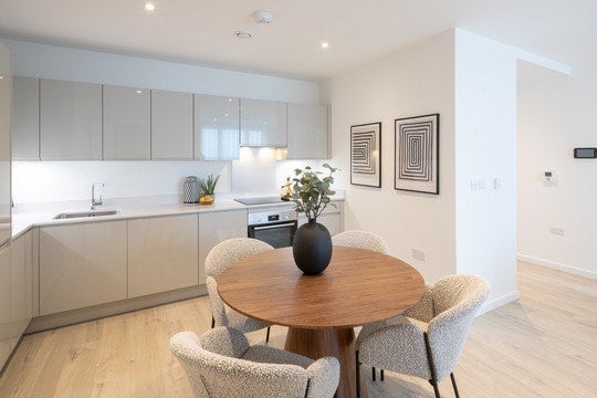 Room Vetchling Way in Greater London
