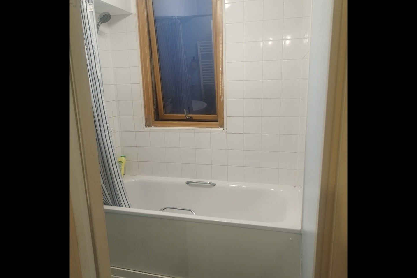 Room Winans Walk in Greater London