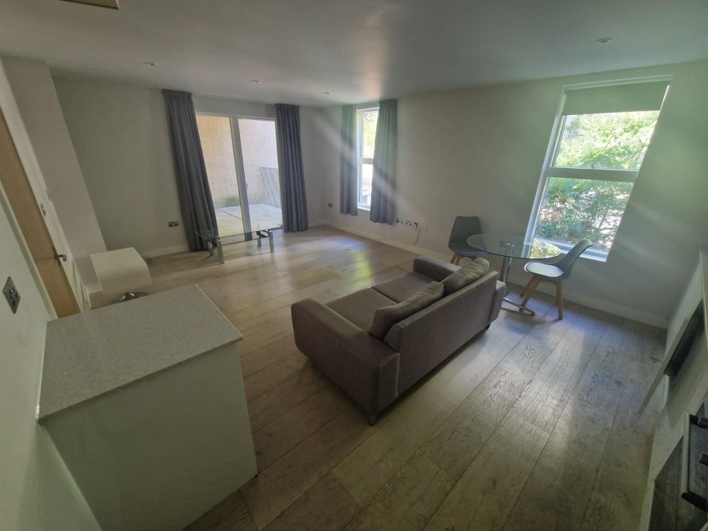 Flat Havannah Street in Greater London