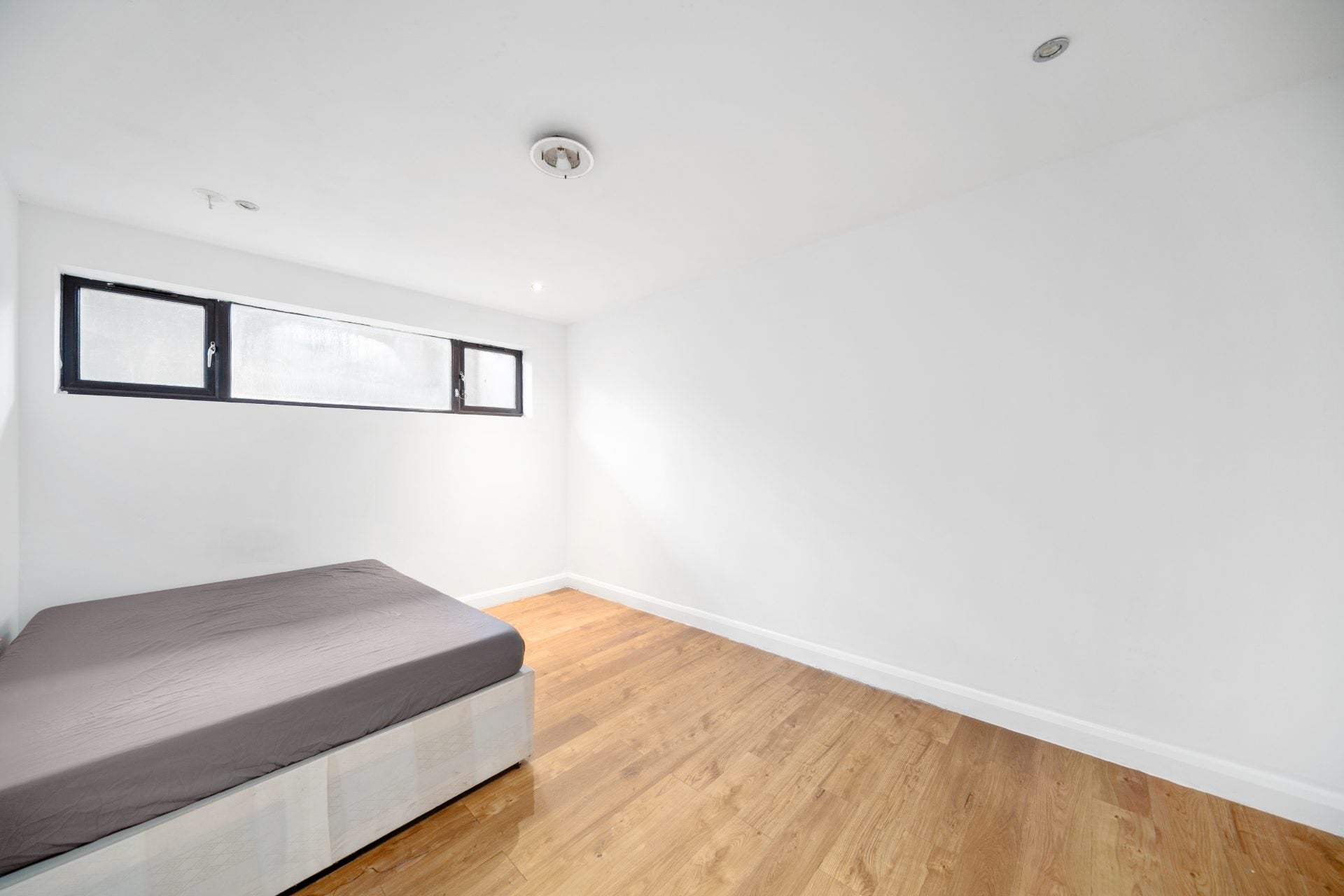 Flat Weir Road in Greater London