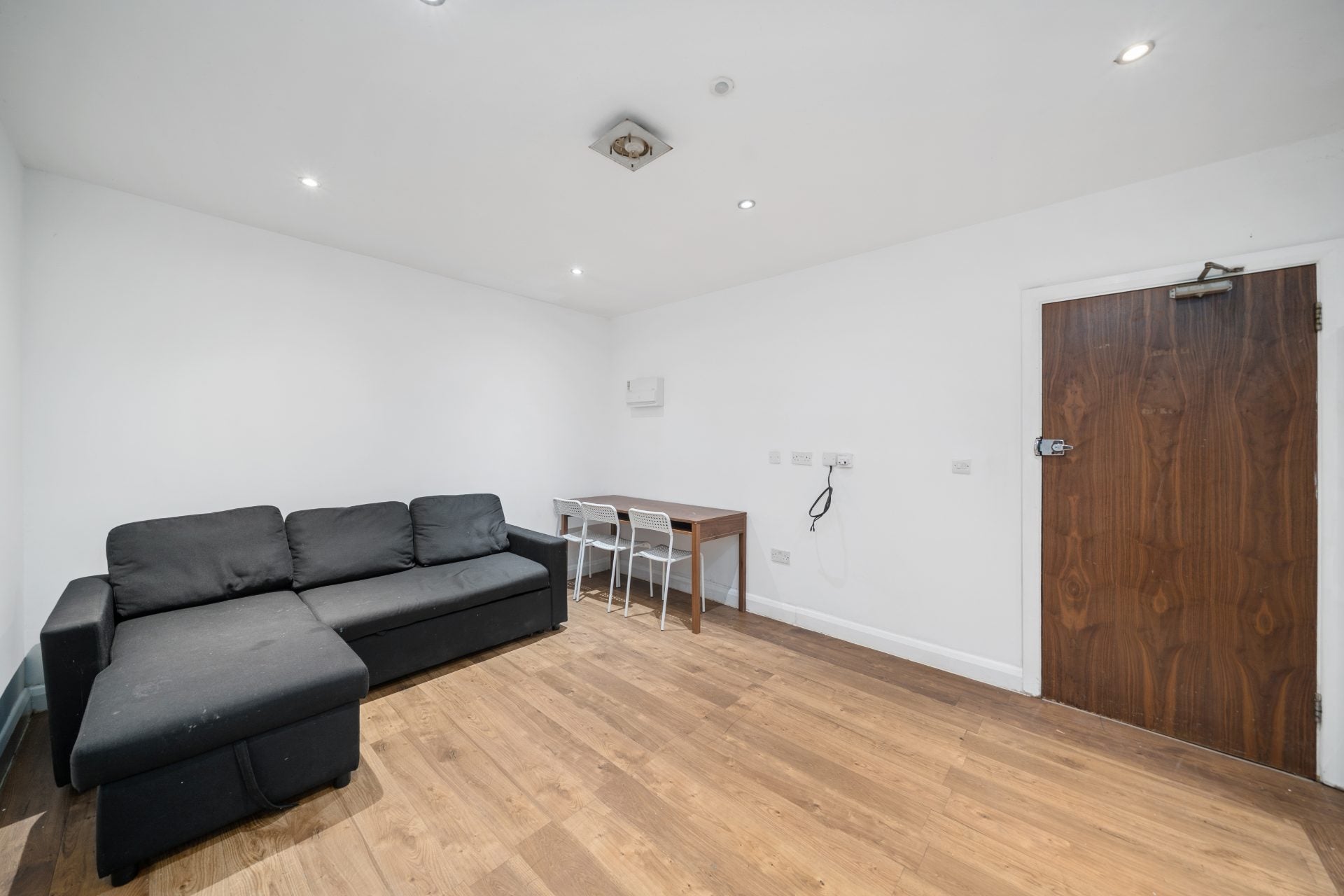 Flat Weir Road in Greater London