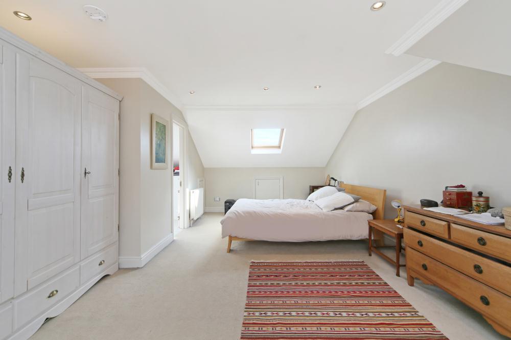 Flat Gratton Road in Greater London