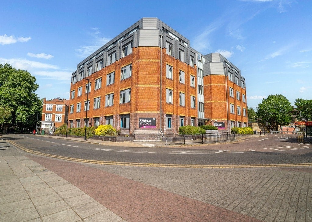 Flat The Grove in Greater London