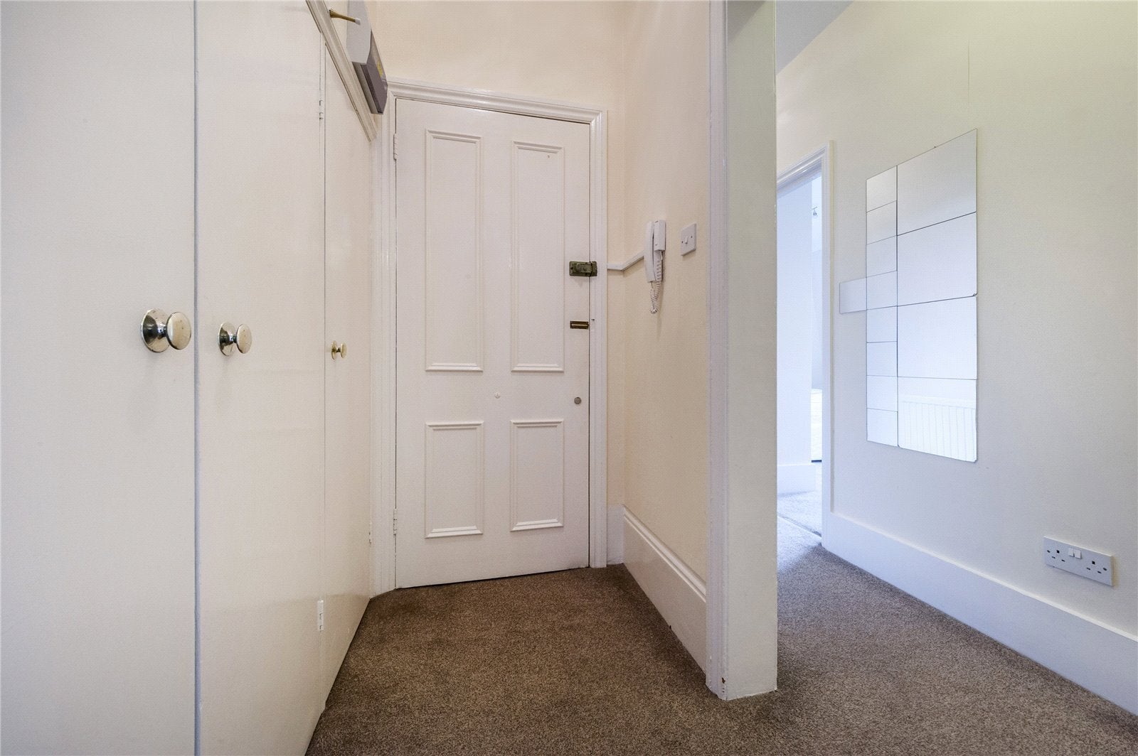 Flat Aberdare Gardens in Greater London
