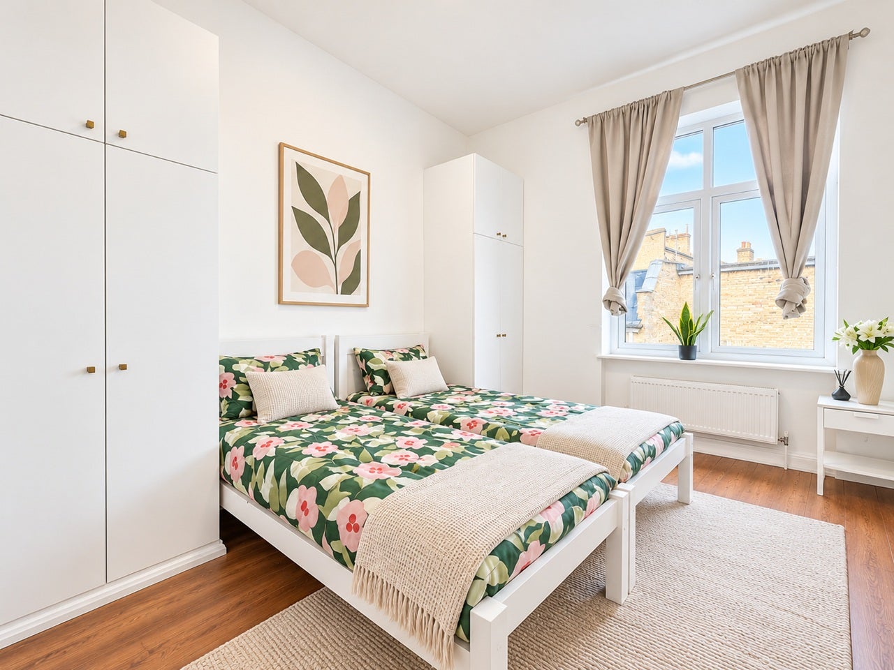 Flat Brunel Court in Greater London