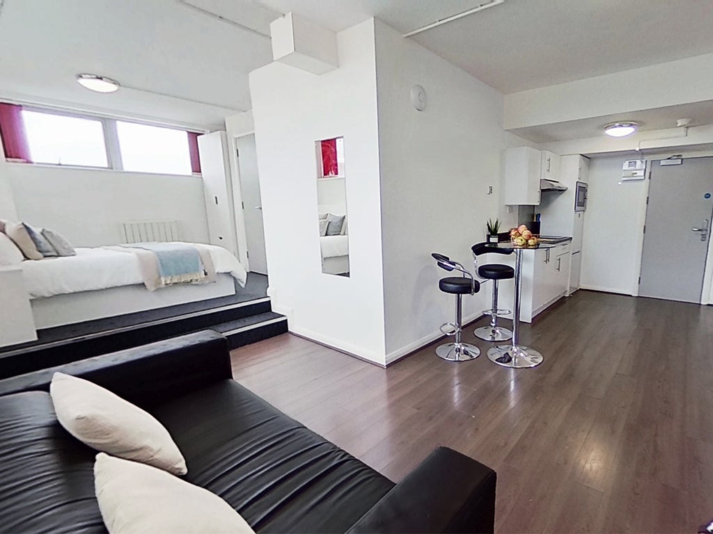 Room Milton Street in Nottingham