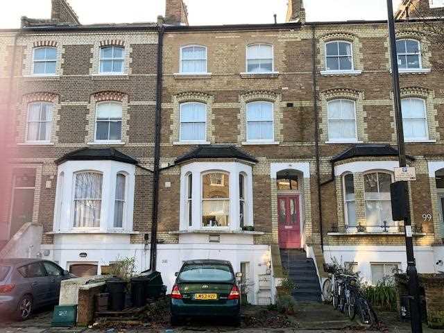 Flat Tufnell Park Road in Greater London