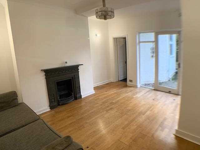 Flat Tufnell Park Road in Greater London