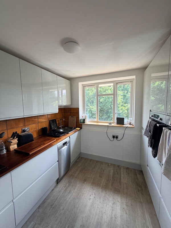 Room Whitnell Way in Greater London