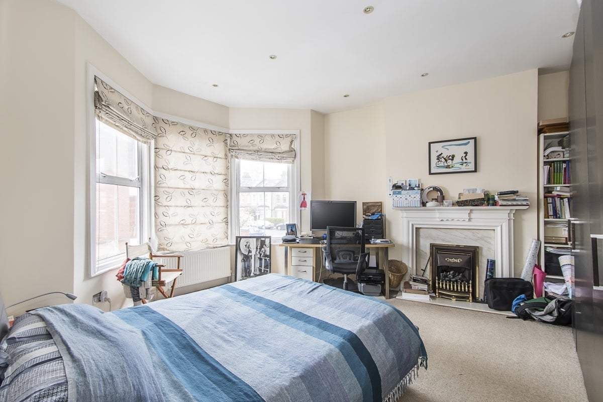 Flat Brandlehow Road in Greater London