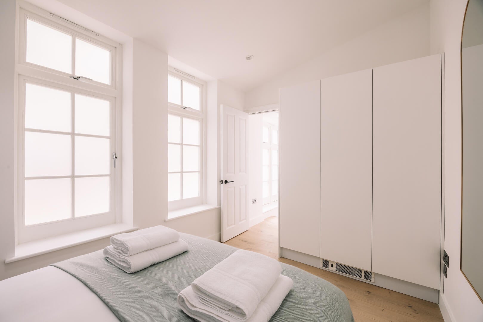 Flat Warwick Road in Greater London