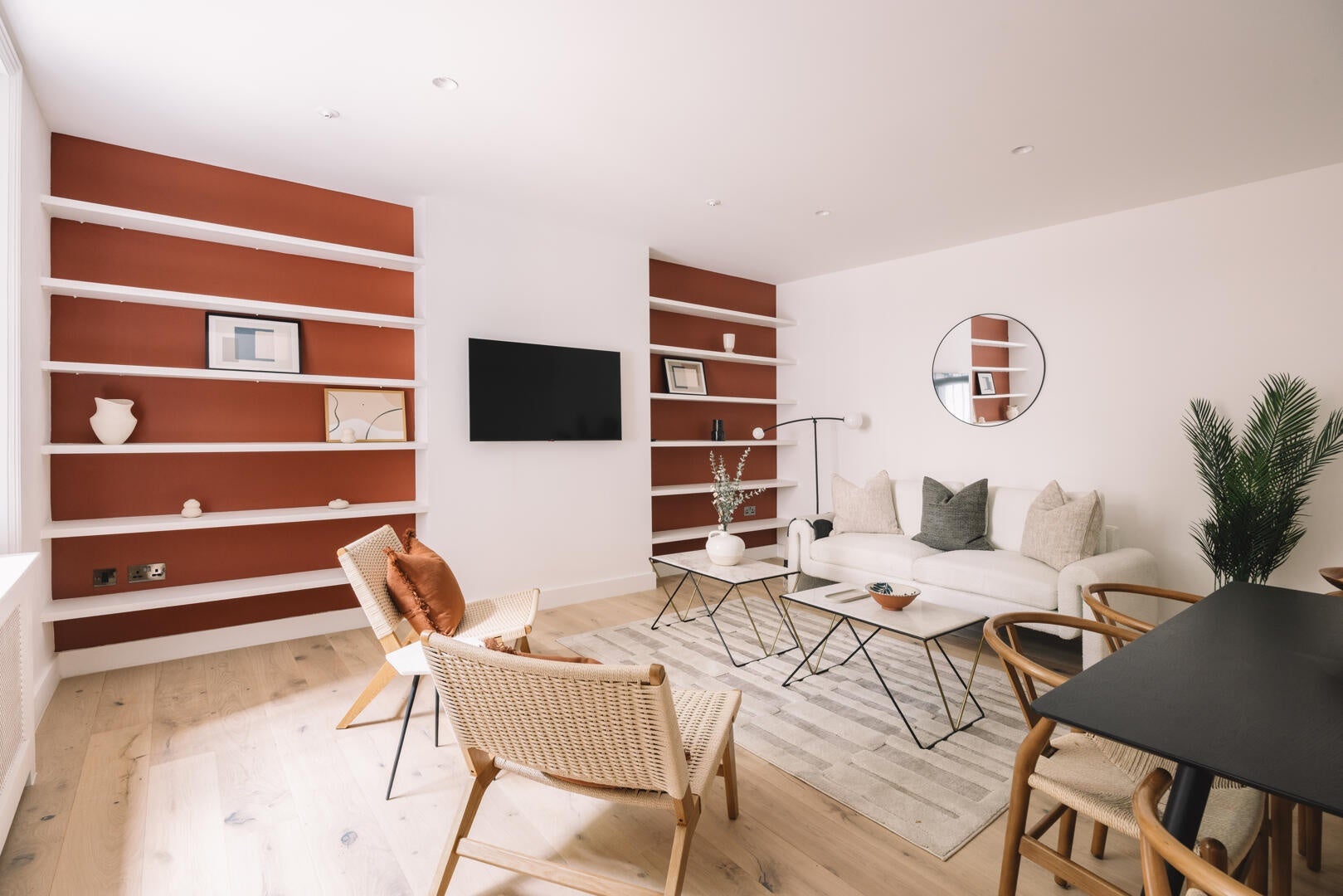 Flat Warwick Road in Greater London