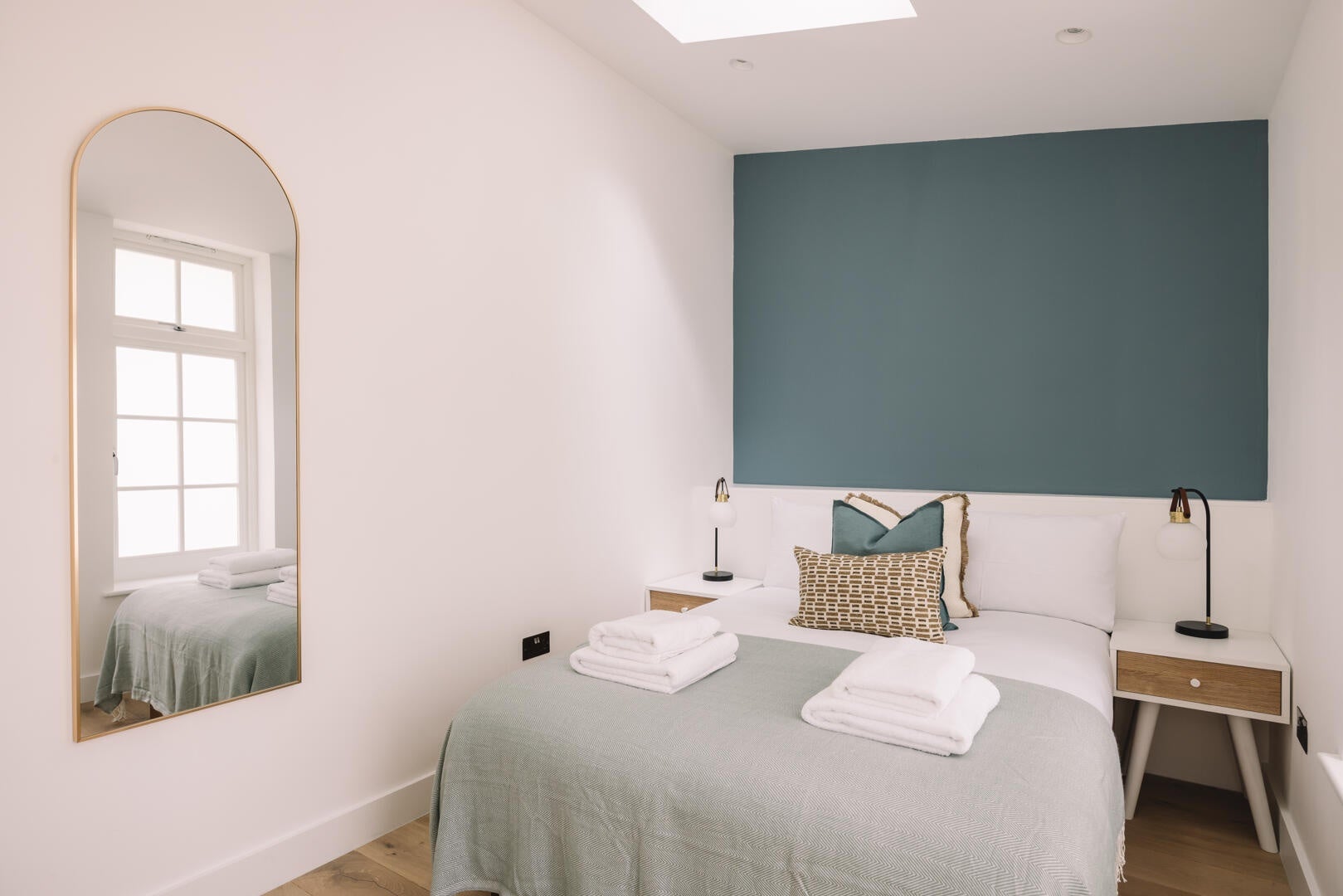 Flat Warwick Road in Greater London