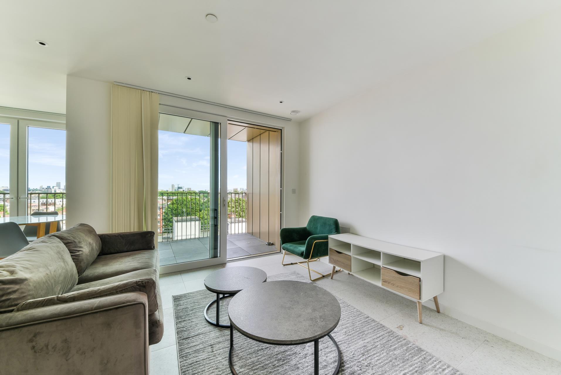 Flat Sidney Street in Greater London