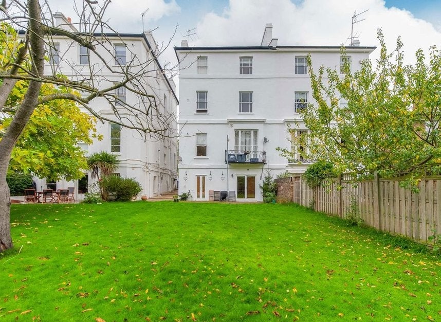 Flat Greville Road in Greater London