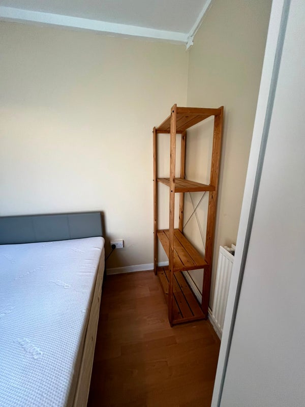 Room Lant Street in Greater London