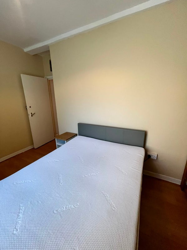 Room Lant Street in Greater London
