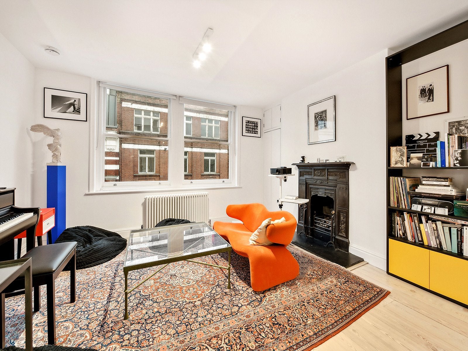 Room Great Newport Street in City of Westminster