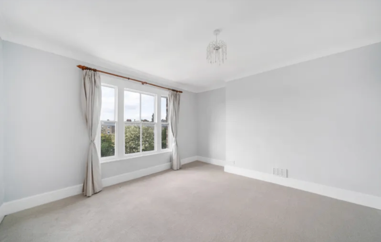 Flat Wimbledon Park Road in Greater London