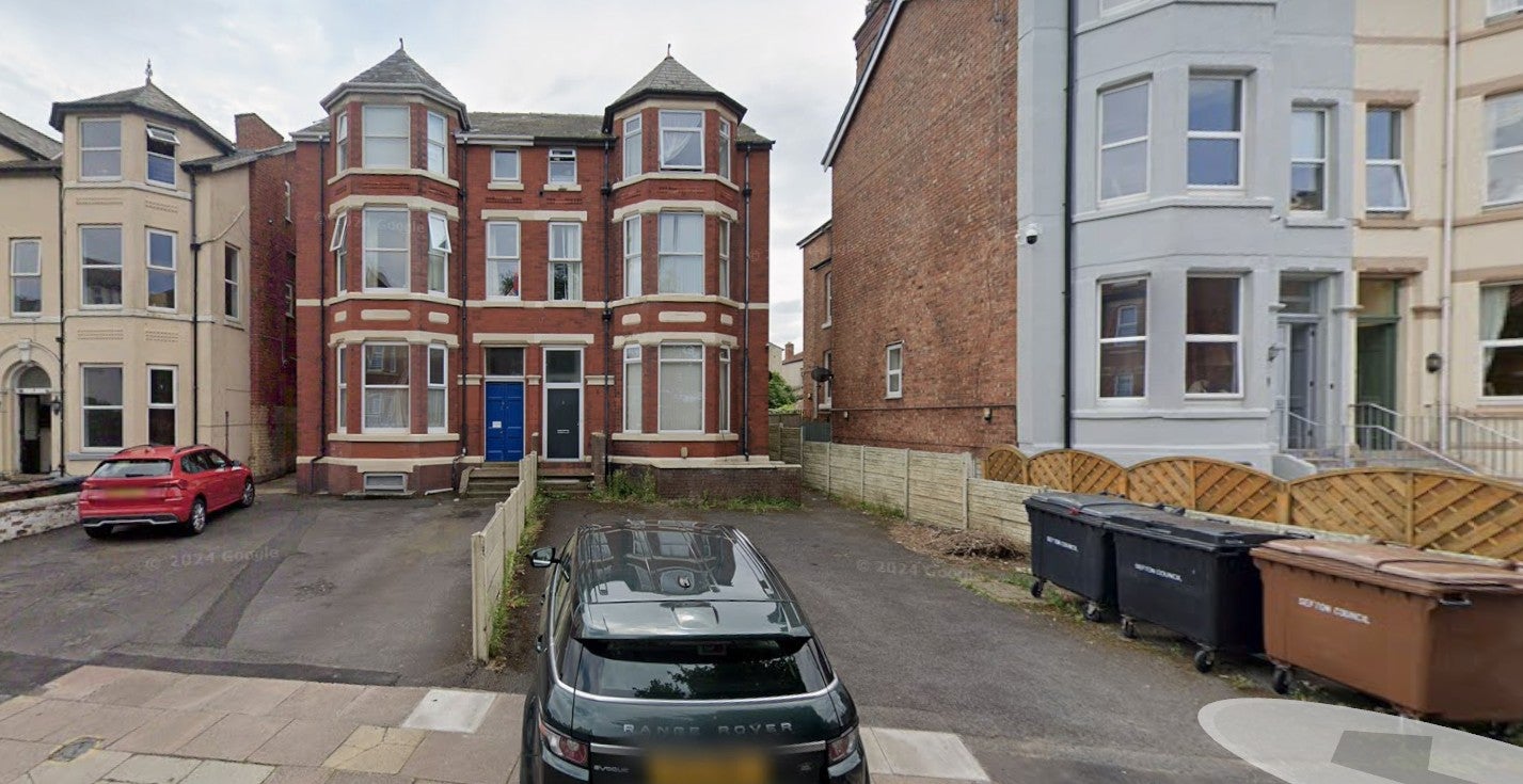 Flat Knowsley Road in Southport