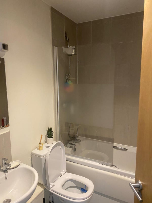 Flat Blackstock Road in Greater London