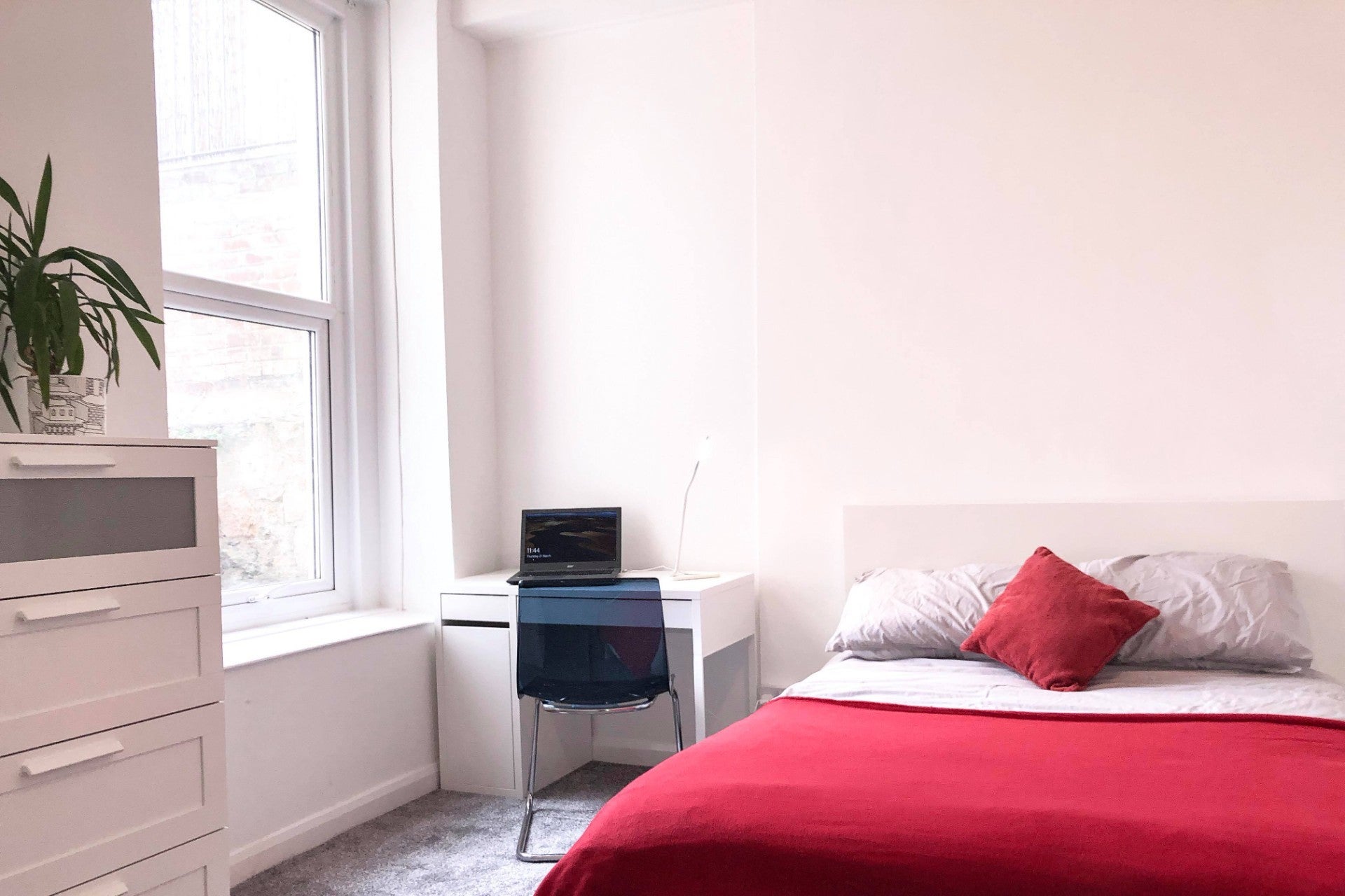 Room Charles Street in Plymouth