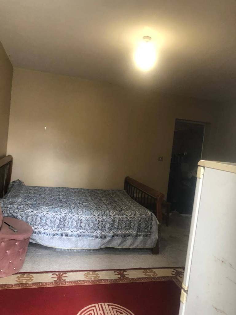 Room Upney Lane in Greater London