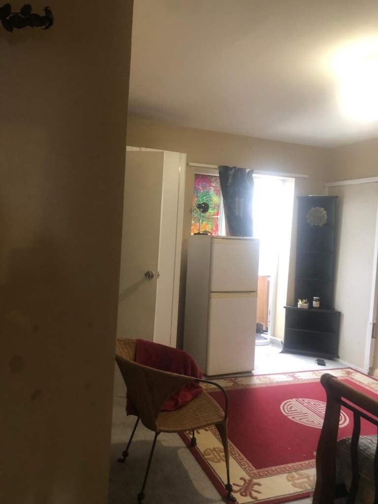 Room Upney Lane in Greater London