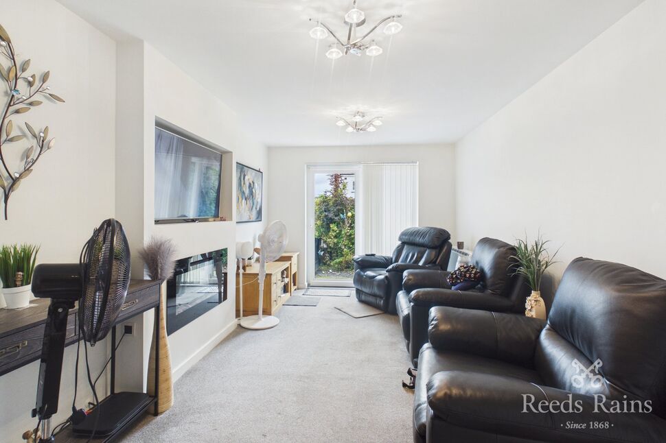 Flat Mason Close in Freckleton