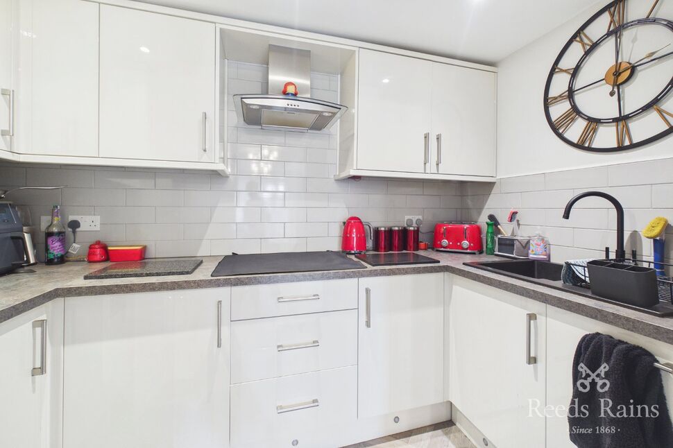 Flat Mason Close in Freckleton