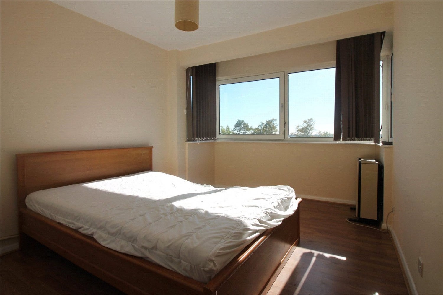 Flat Bridgewater Road in Greater London