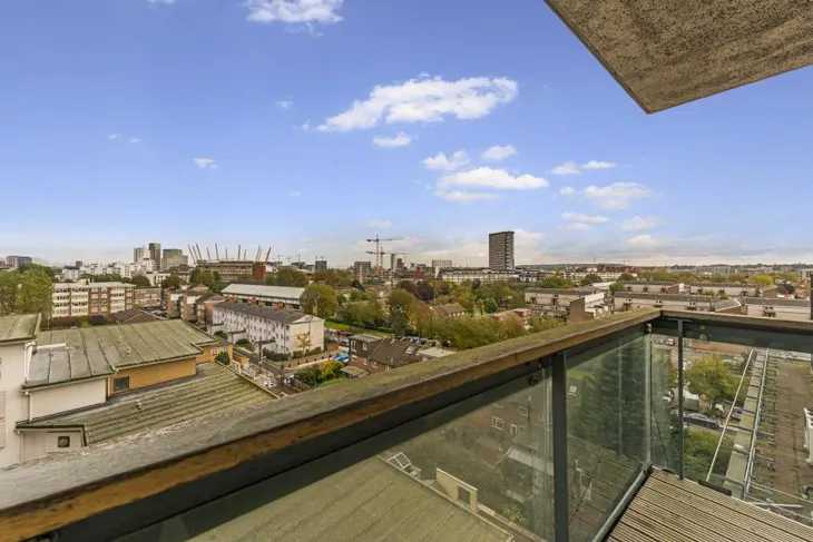 Flat Limeharbour in Greater London