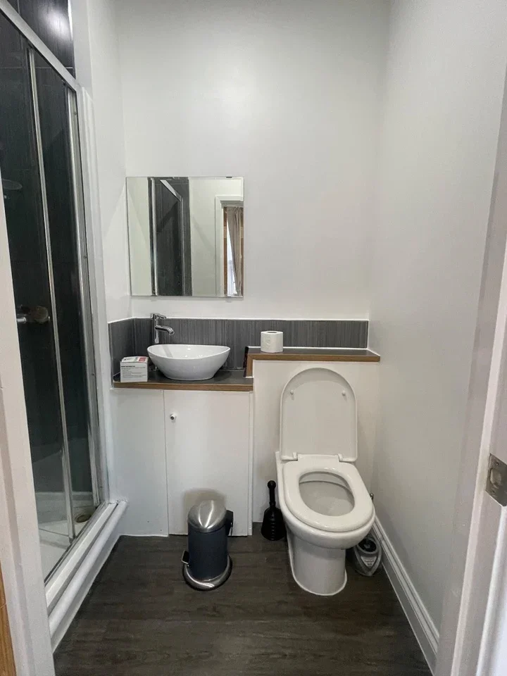 Flat Finchley Road in Greater London