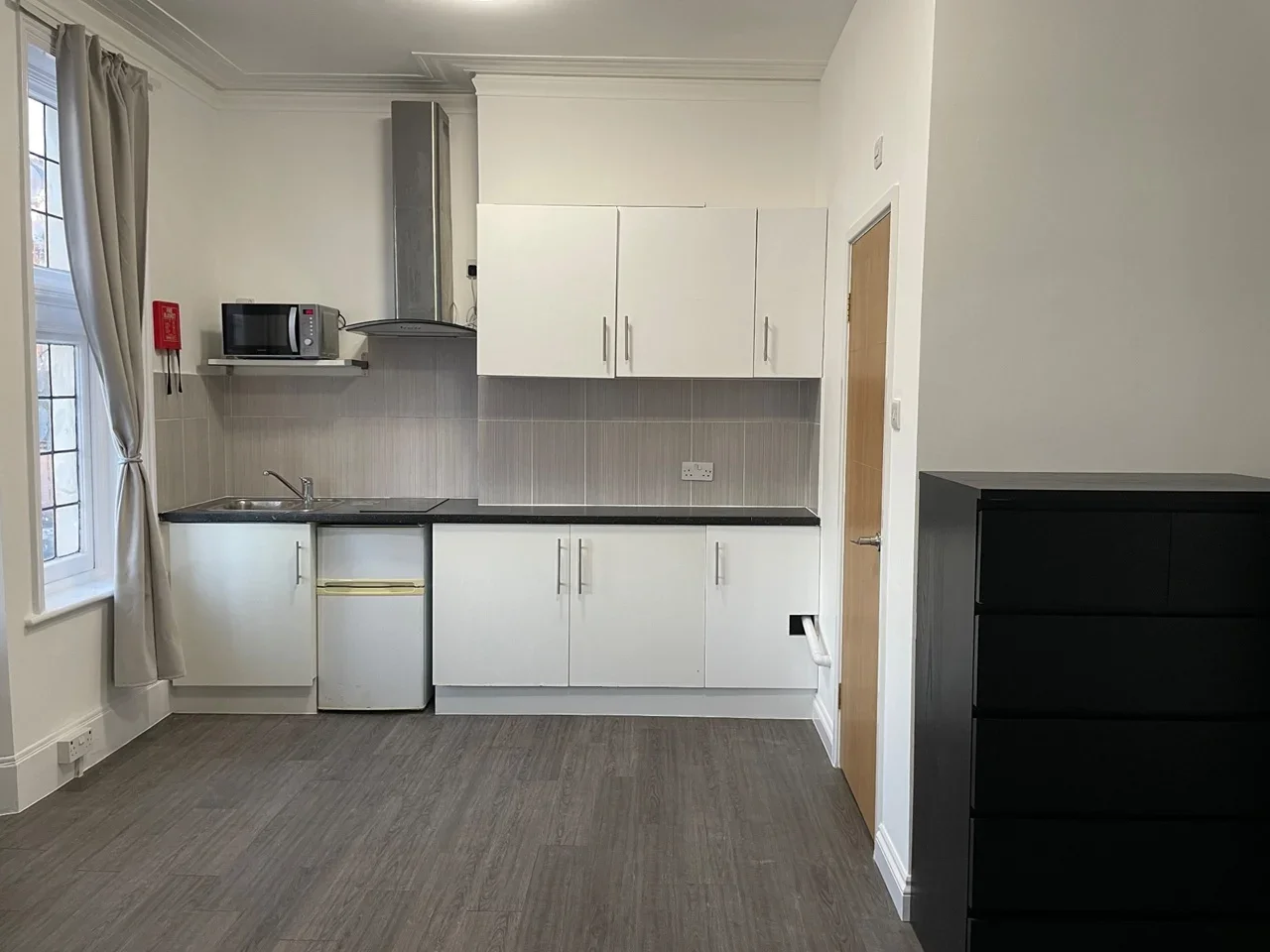 Flat Finchley Road in Greater London