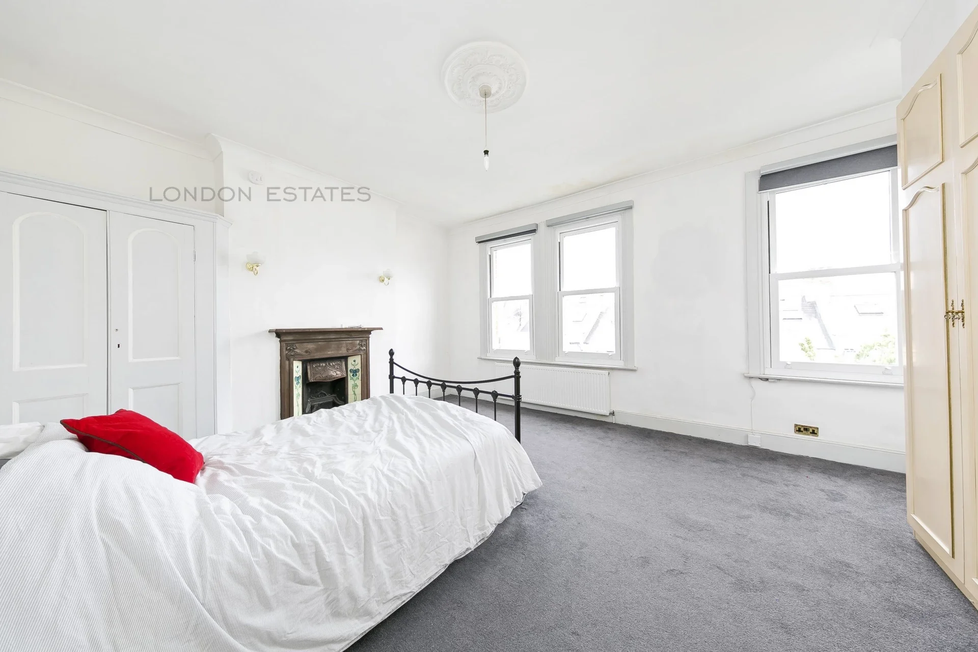 House Oxberry Avenue in Greater London