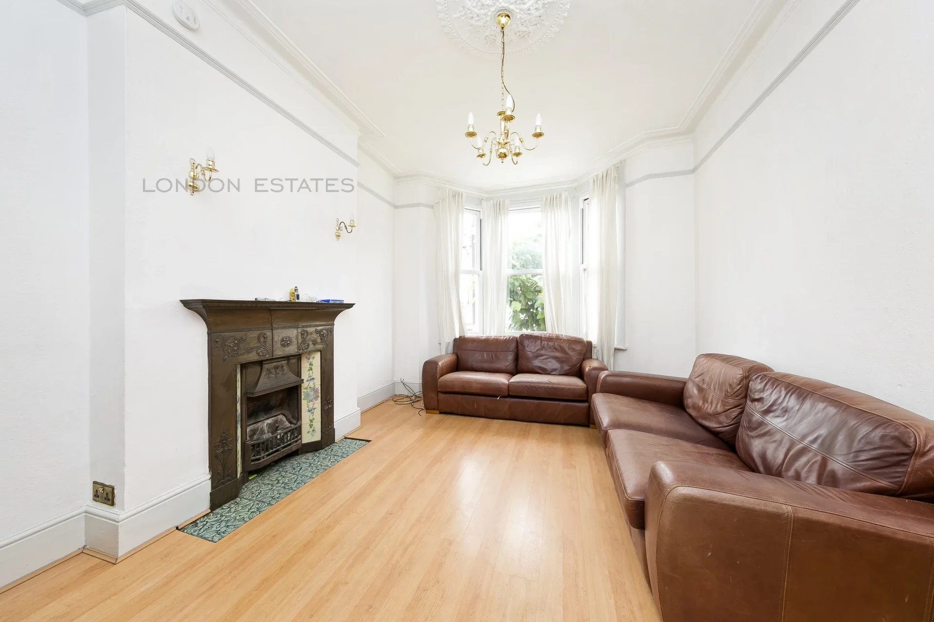 House Oxberry Avenue in Greater London
