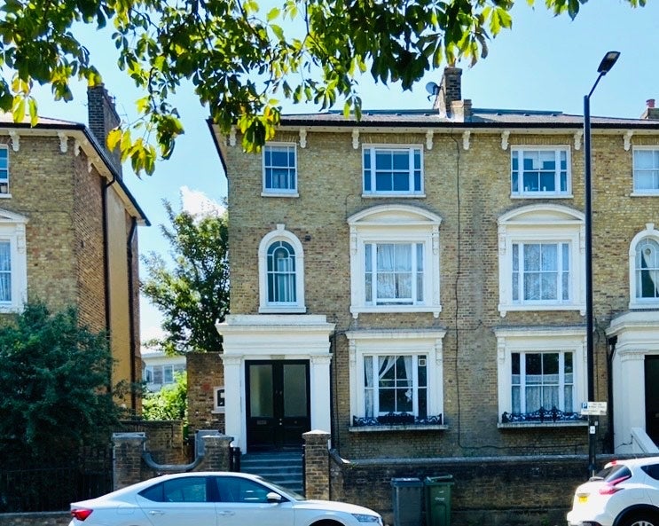 Room St John's Crescent in Greater London