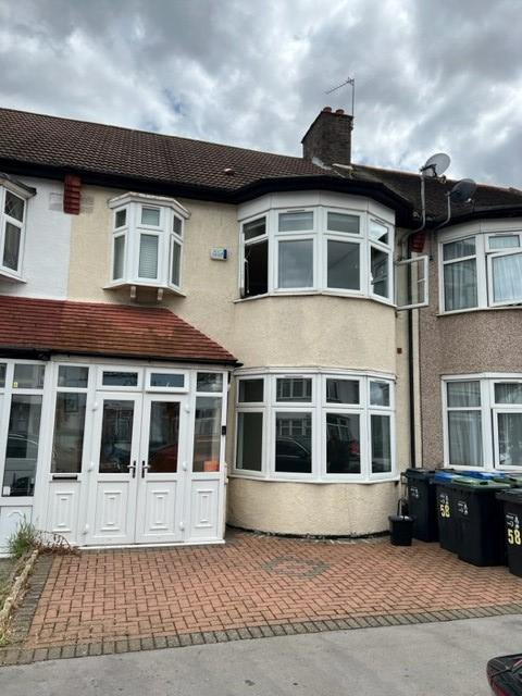 House Fairlands Avenue in London