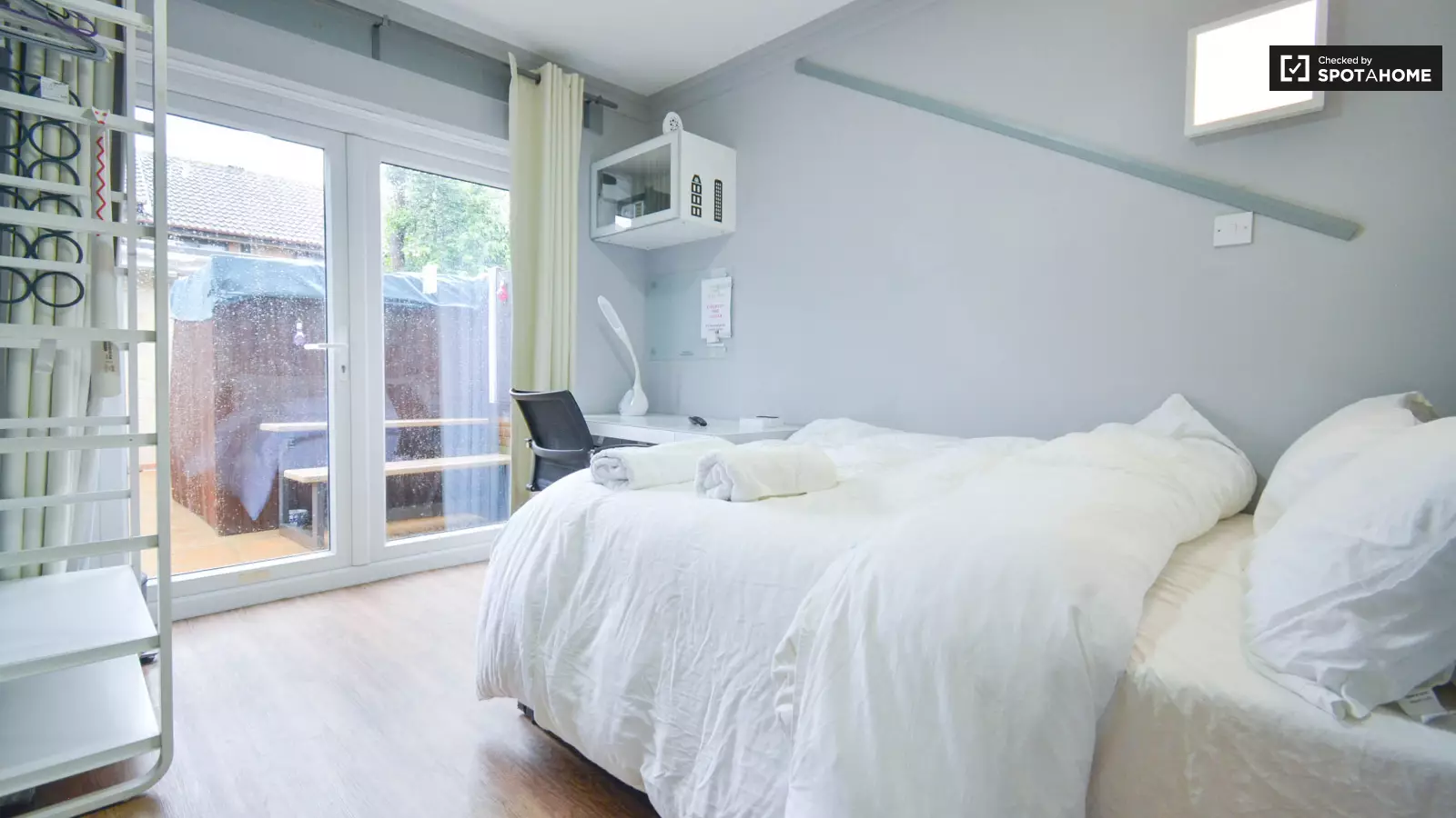 Flat Joshua Street in Greater London