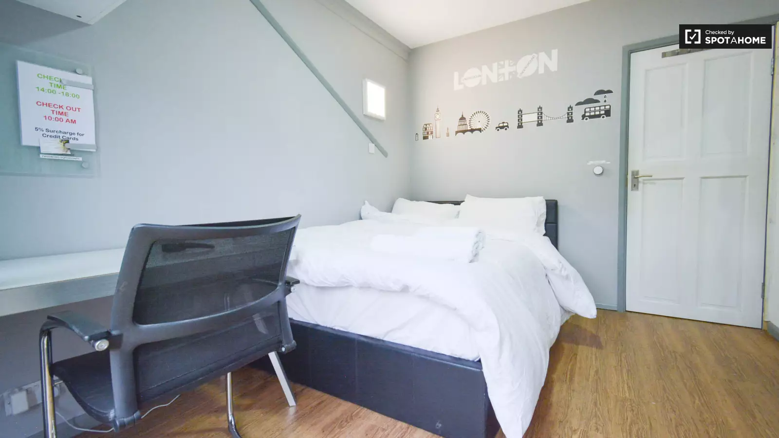 Flat Joshua Street in Greater London