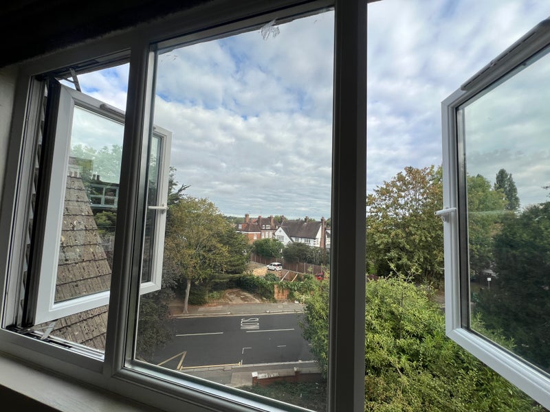 Flat Woodside Lane in Greater London