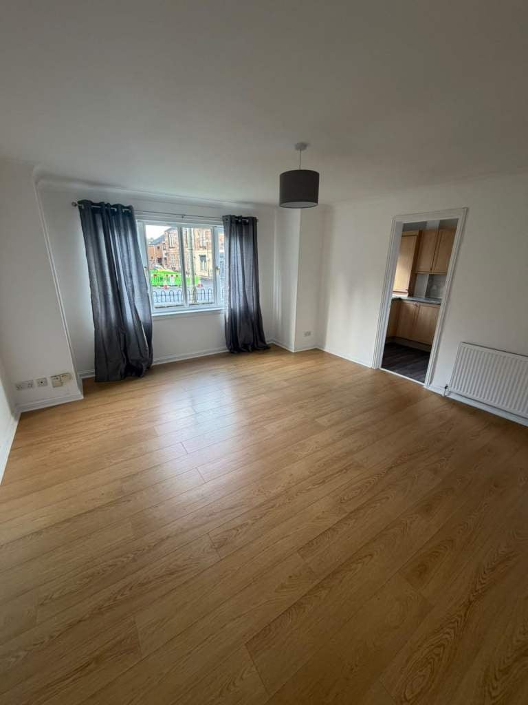 Flat Ladysmill Court in Falkirk