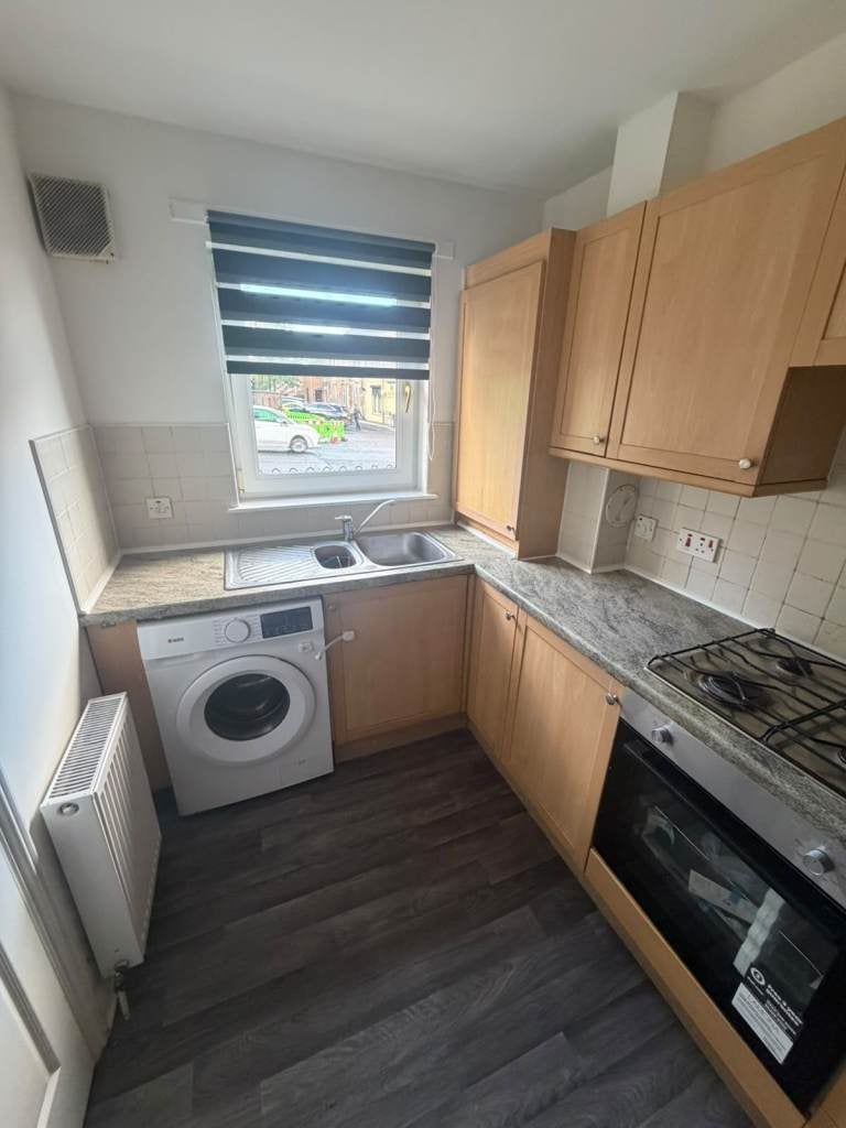 Flat Ladysmill Court in Falkirk