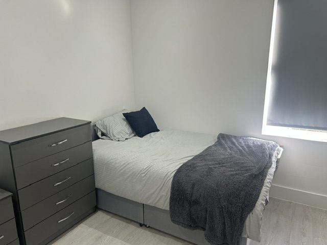 Flat Spencer Road in Greater London