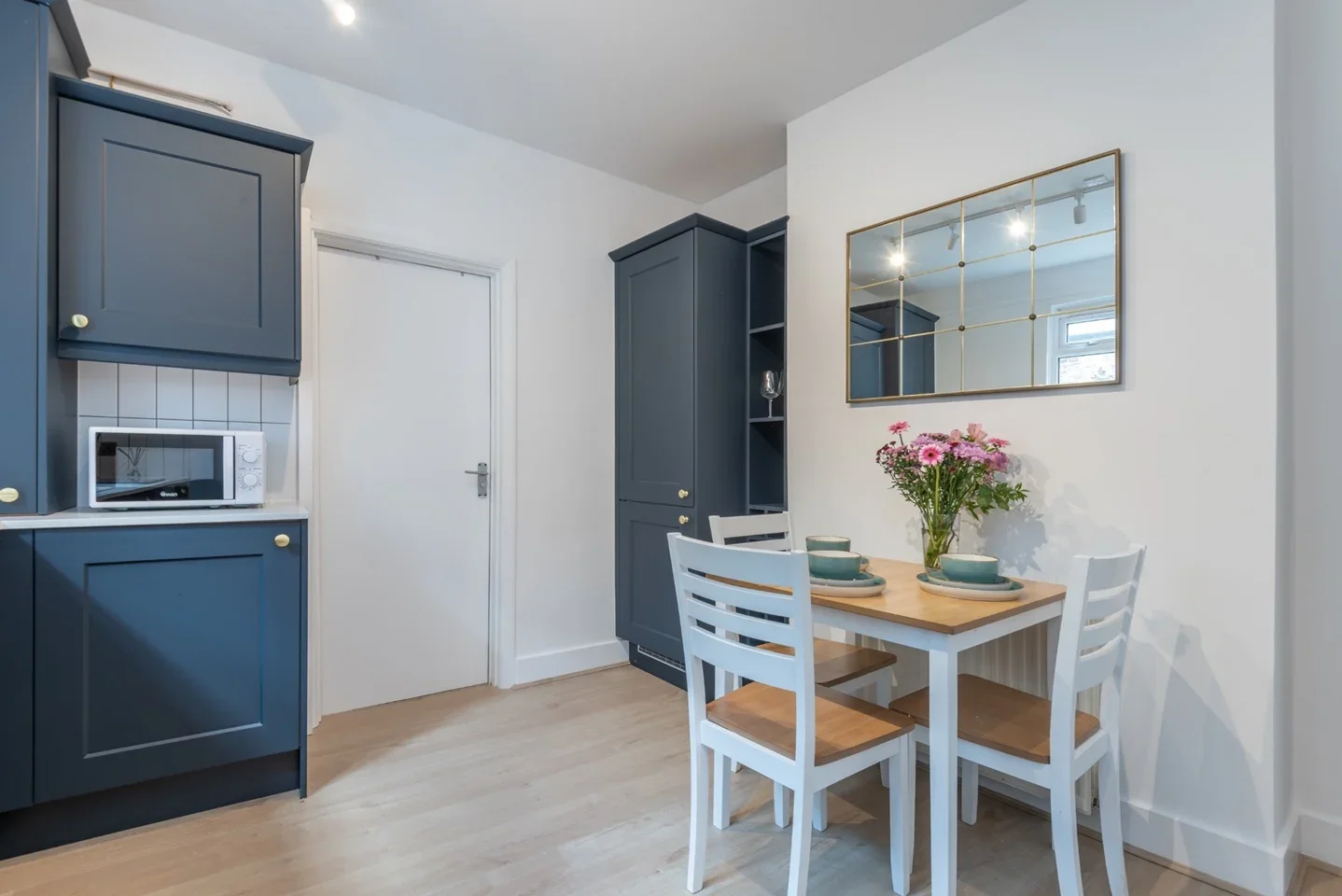 Flat Kilburn Lane in Greater London