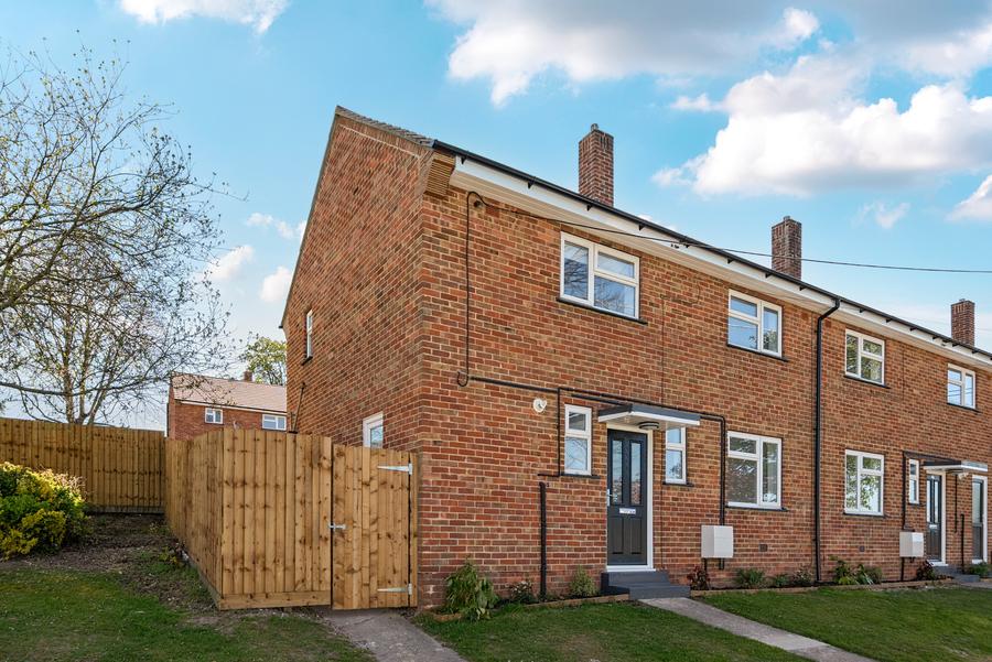 House Choulston Close in Haxton